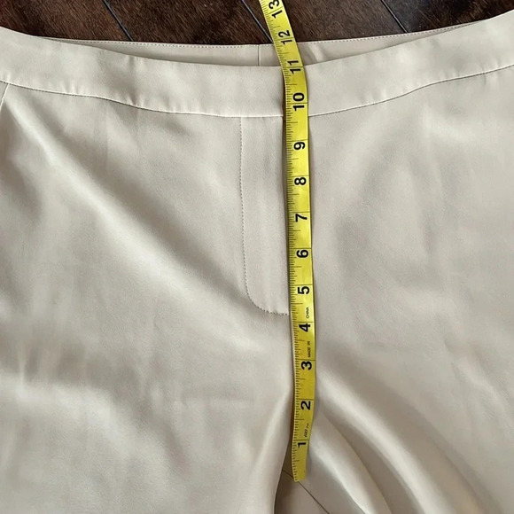 St. John Stretch Woven Flat Front Wide Leg Crepe Dress Pants Beige Size 12 - Picture 5 of 9